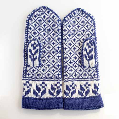 Gnomes in Love Mitten Pattern