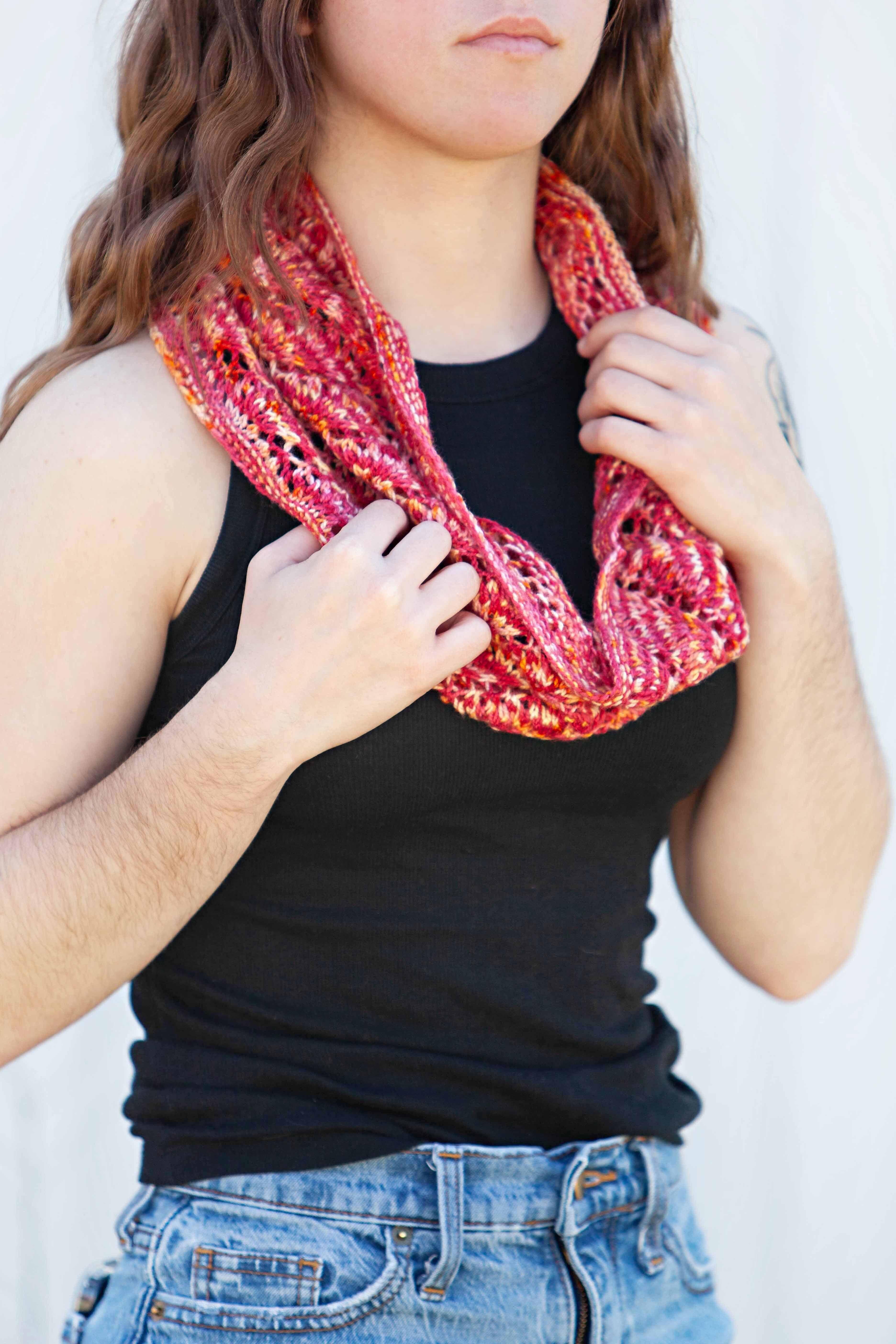 Vortex Cowl Basic Kit - Pattern and TSS Paints Sock Yarn