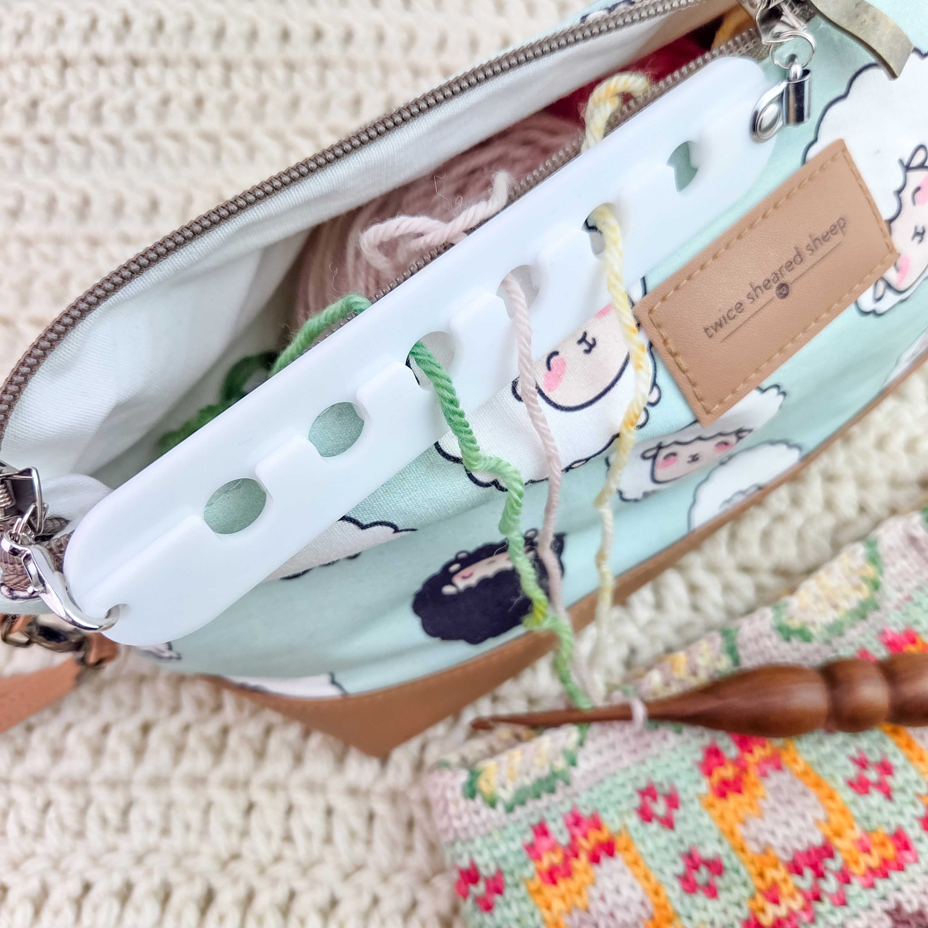 Yarn Gator - Universal Colorwork Yarn Divider / Organizer