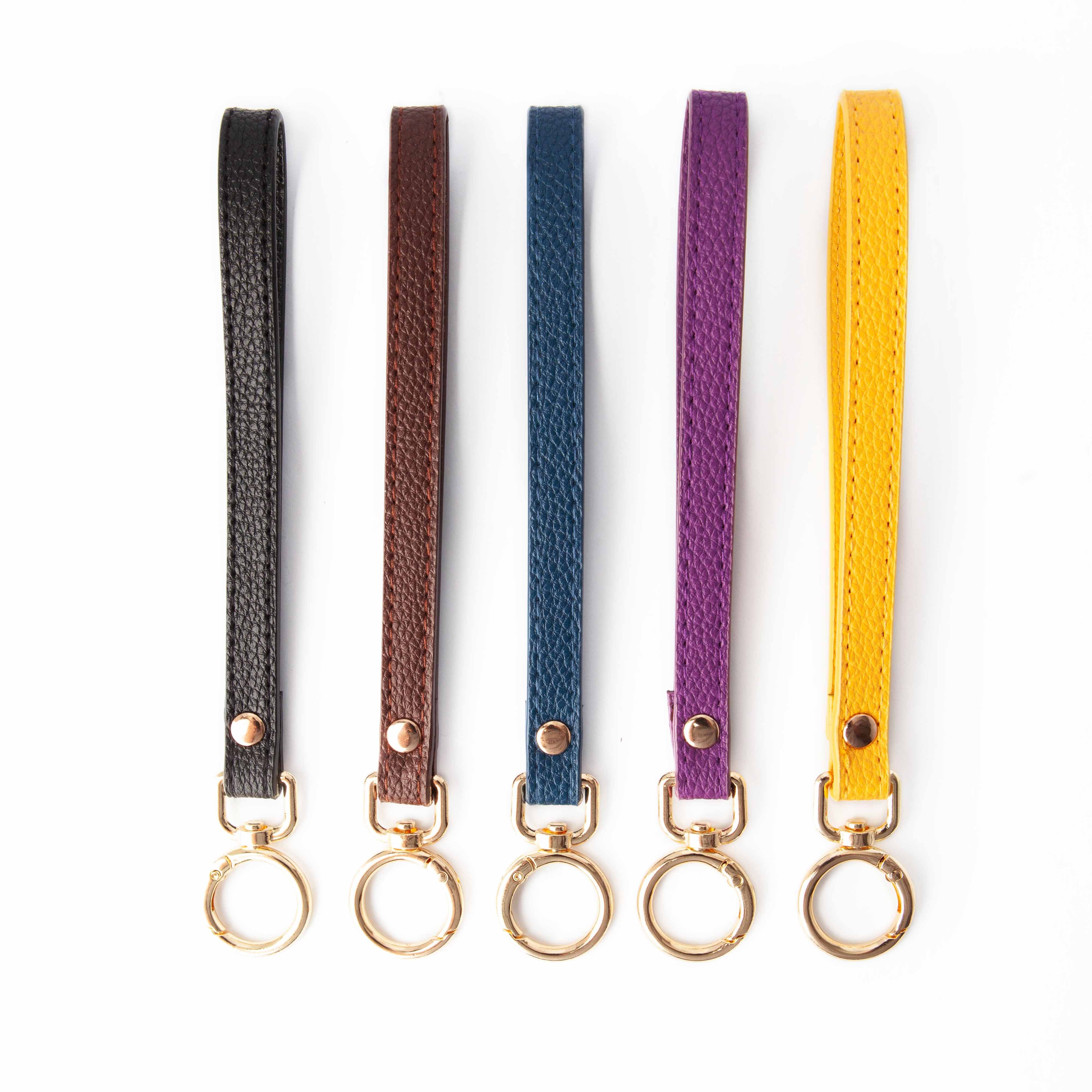 NEW! Wide Ring Yarn To Go Carousel Wrist Strap